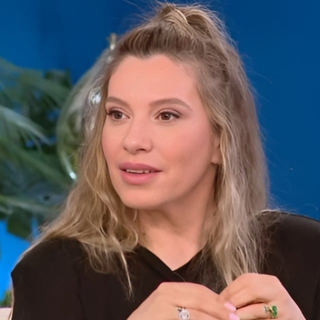 «Οι γιαγιάδες δεν ακούνε τις μαμάδες. Θα κάνουν το δικό τους». Η σύνθετη σχέση με τη μητέρα μας όταν γινόμαστε εμείς μητέρες